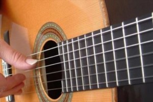 come-suonare-la-chitarra-classica-la-mano-destra